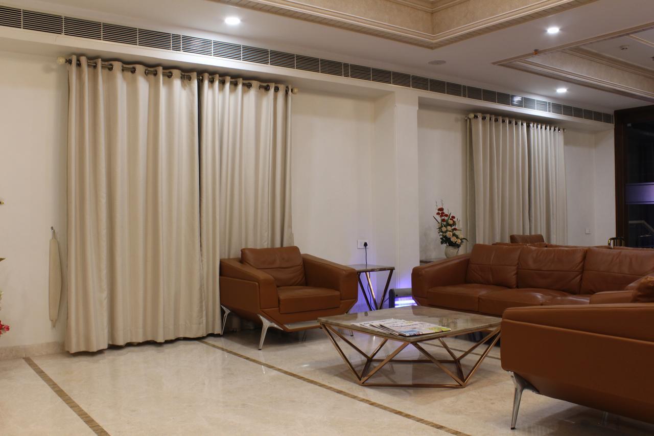 Hotel Grand Gayathri Khammam Bagian luar foto