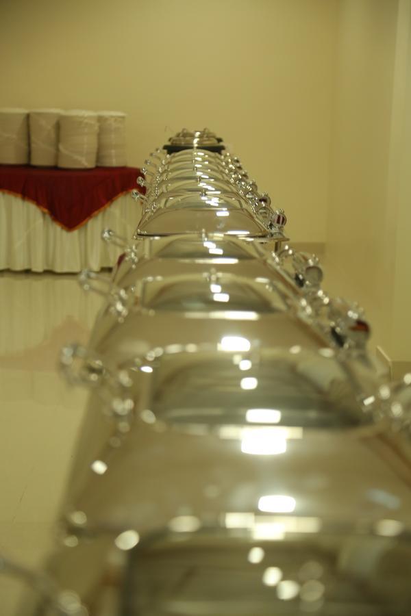 Hotel Grand Gayathri Khammam Bagian luar foto
