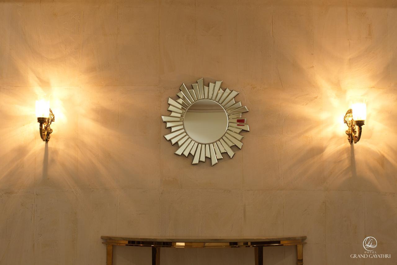 Hotel Grand Gayathri Khammam Bagian luar foto