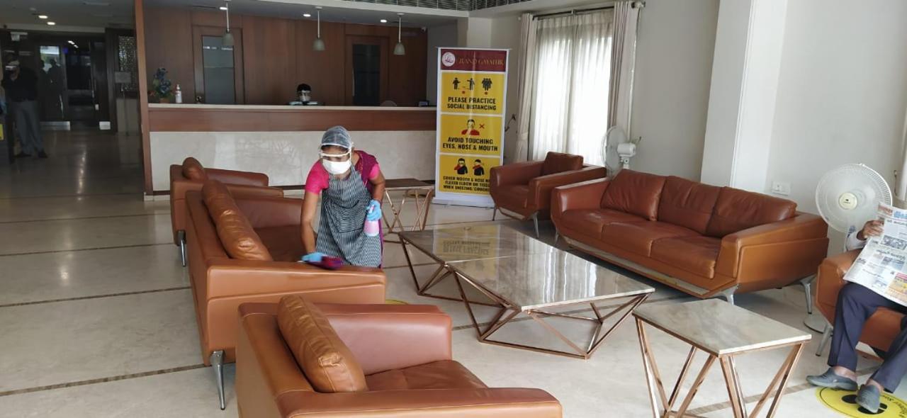Hotel Grand Gayathri Khammam Bagian luar foto