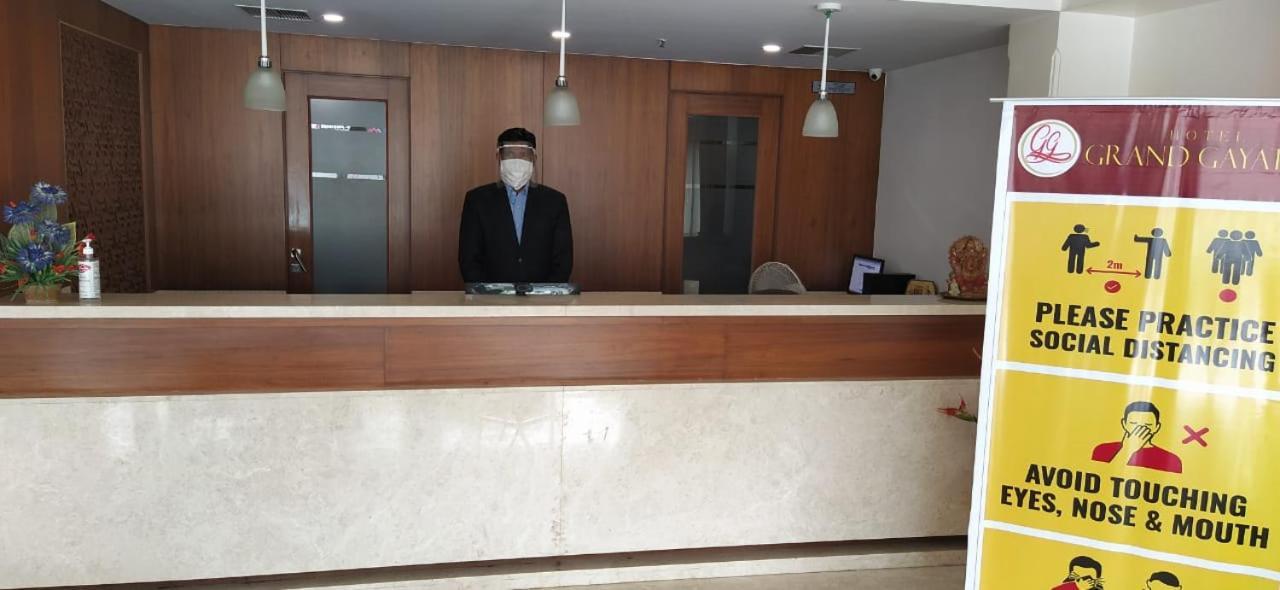 Hotel Grand Gayathri Khammam Bagian luar foto