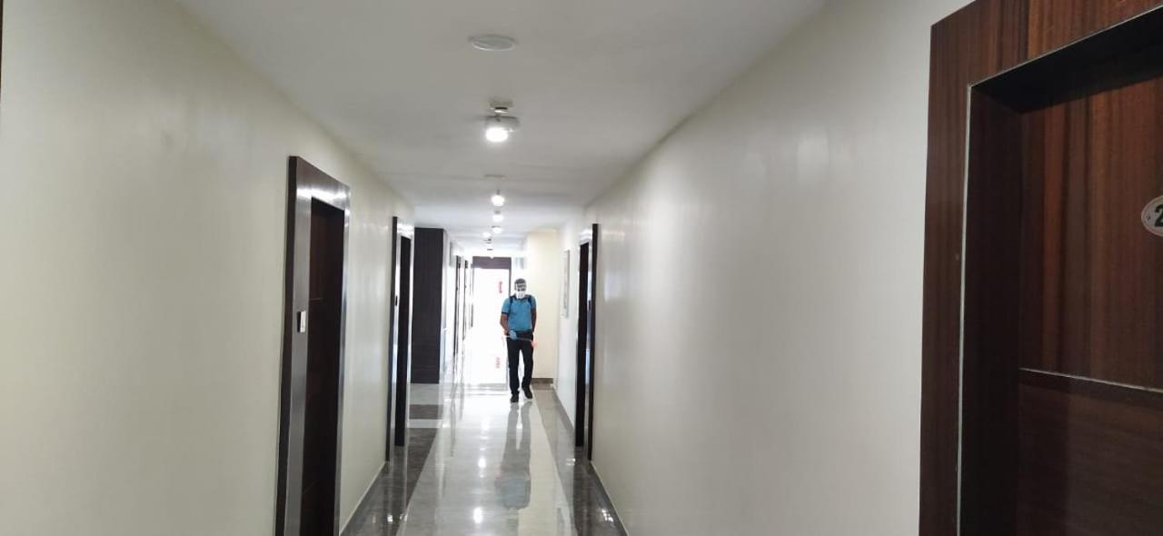 Hotel Grand Gayathri Khammam Bagian luar foto
